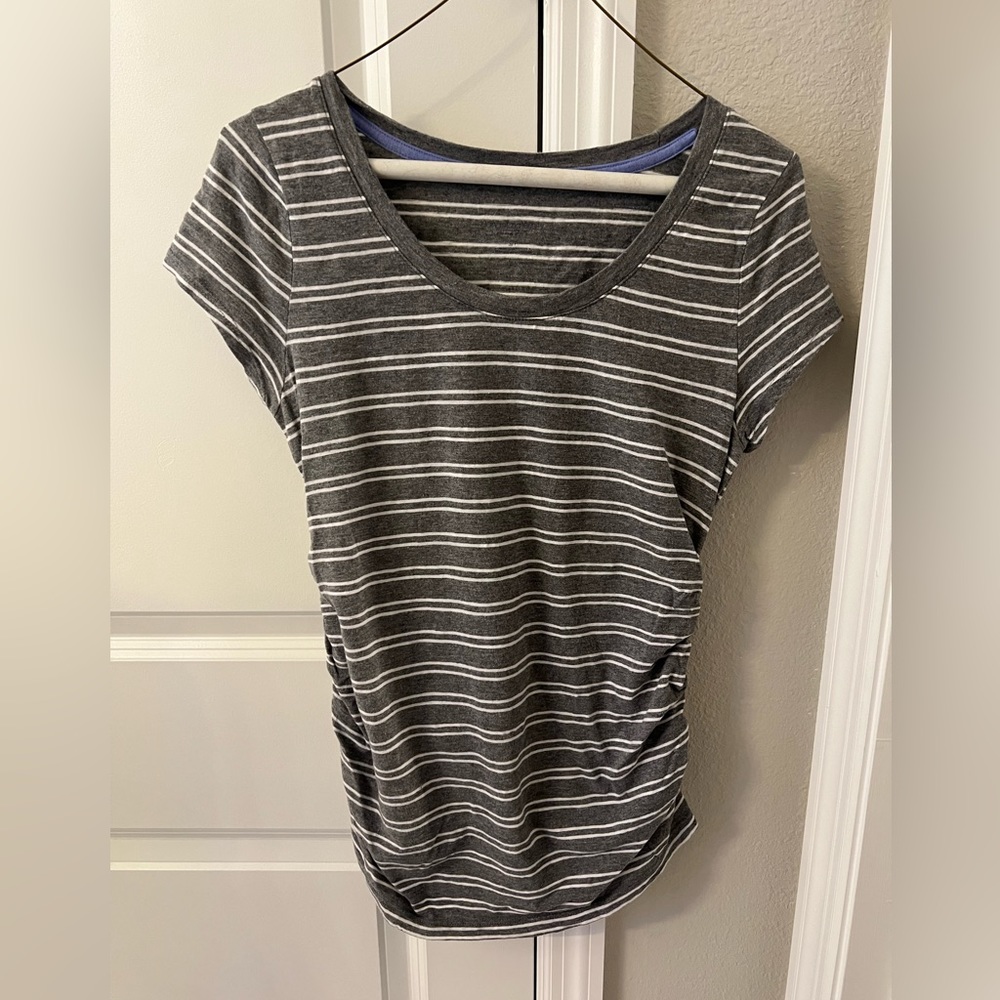 Striped Liz Lange maternity tee. Size S/P